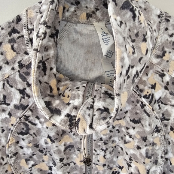 Lululemon Rare Nice Asana Jacket size 4 - Picture 4 of 5